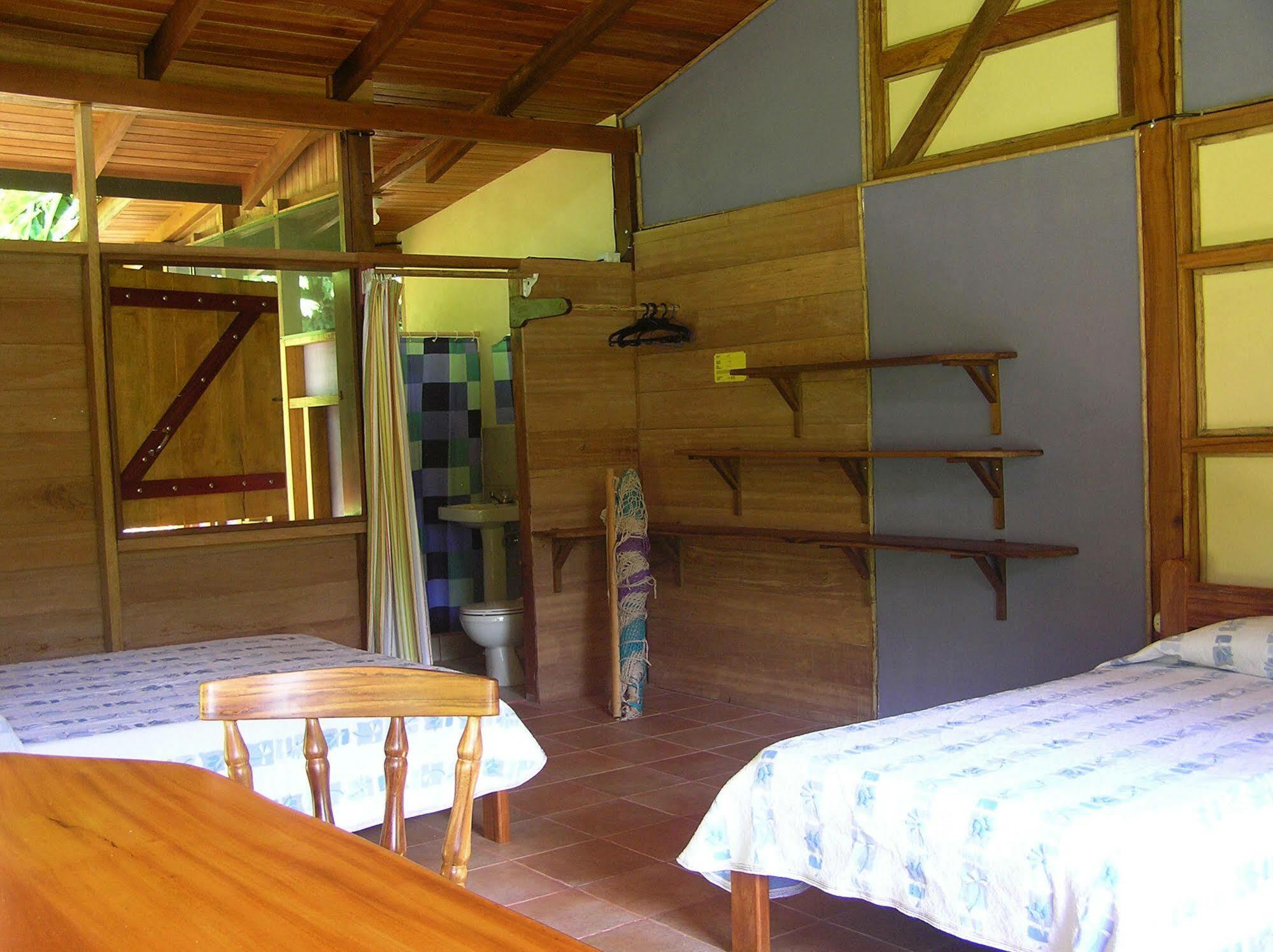Suital Lodge Mogos Bagian luar foto